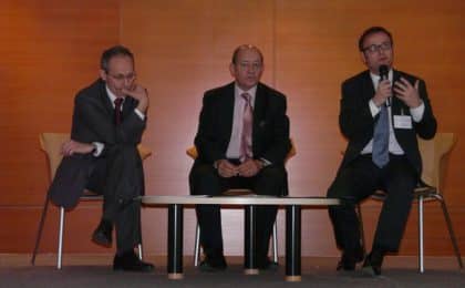 De G à D : Thierry Bonhomme, directeur exécutif de la R&D de France Télécom - Orange, Jean-Yves Le Drian, Président du Consiel Régional Bretagne et Pierre Barnabé, président-directeur général d'Alcatel-Lucent France.