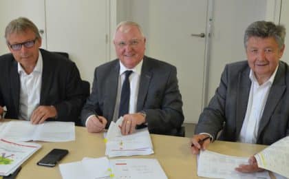 De G à , Jacques Jaouen, Pdt Chambre régionale d’Agriculture – Jean-François Garrec, Pdt CCI Bretagne, Ange Brière, Pdt Chambre des Métiers et Artisanat De G à , Jacques Jaouen, Pdt Chambre régionale d'Agriculture - Jean-François Garrec, Pdt CCI Bretagne, Ange Brière, Pdt Chambre des Métiers et Artisanat