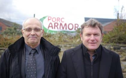 De G à droite : Michel BELLAIRD, président de Porc Armor et Jean-YvesTrebaol, président de Cofiporc De G à droite : Michel BELLAIRD, président de Porc Armor et Jean-YvesTrebaol, président de Cofiporc
