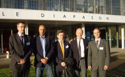 De gauche à droite : M. Philippe LAVAL (Directeur général délégué, INPI), M. AGLAN Issam (NELI TECHNOLOGIES, Catégorie Eveil), M. PRANDI Bernard (MEMOMETAL, Catégorie PME), M. SIMON Jean-Claude (laboratoire FOTON, catégorie Laboratoire) et M. CARRE Vincent (Délégué régional, INPI Bretagne)