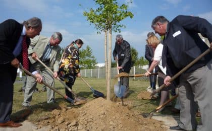 10ème anniversaire de la Pépinière d’entreprises : plantation de l’arbre symbole de ces 10 ans.