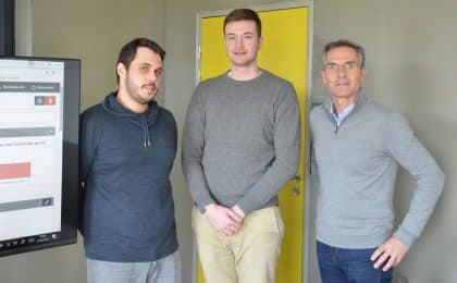 Tom Roze (au centre sur la photo), dernier technico-commercial embauché  au sein du Groupe Ubat dirigé par Eric Bourasseau ( à droite sur la photo) , Christian Bouvet et Antoine Cerisier.