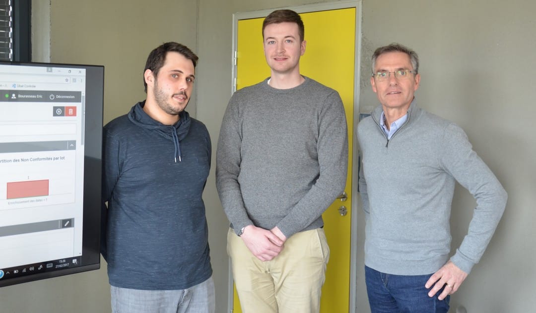 Tom Roze (au centre sur la photo), dernier technico-commercial embauché  au sein du Groupe Ubat dirigé par Eric Bourasseau ( à droite sur la photo) , Christian Bouvet et Antoine Cerisier.