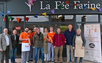 La boulangerie rennaise « la Fée Farine »  adhére à la démarche Agri-Ethique : de g à d, Jean-Marie Gabillaud – Président Coop de France ; Monsieur Jean - Valorial Fabrice, Timothé et Michel (tee shirt orange) – l’équipe de pâtissier-boulanger Joël Bolzec - Coop Triskalia Dorothée - Vendeuse Monsieur Girard Mickael - Patron de la Fée Farine Monsieur Vincent Pedrono - Agriculteur polyculture à Campegnac (56) Brice Noirault - Moulin Paulic Philippe - Commercial Paulic