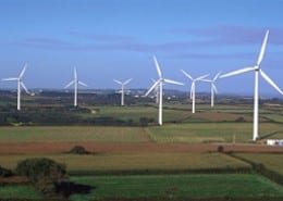 Le bilan électrique 2016 Bretagne met en valeur une consommation stable (21 TWh) ainsi qu’une évolution significative du parc de production renouvelable (+ 5,4 %), notamment de la filière éolienne (+ 6,8 %). Le bilan électrique 2016 Bretagne met en valeur une consommation stable (21 TWh) ainsi qu’une évolution significative du parc de production renouvelable (+ 5,4 %), notamment de la filière éolienne (+ 6,8 %).