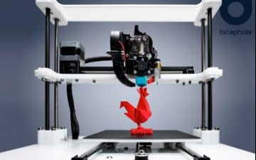 Créée en février 2016 à Rennes par Leeroy Gruel, Bicephale conçoit des imprimantes 3D sur-mesure et faciles d’utilisation.