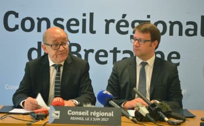 Jean-Yves Le Drian  et Loîg Chesnais Girard