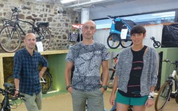 Christophe Desloire, Cyril Dubois et Paula Kermaïdic ont créé Véléctric au port du Légué à Saint-Brieuc en mai 2017 Christophe Desloire, Cyril Dubois et Paula Kermaïdic ont créé Véléctric au port du Légué à Saint-Brieuc en mai 2017