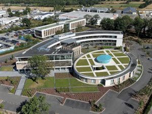 Le siège social du Breton Samsic est installé à Cesson-Sévigné aux portes de Rennes. Le siège social du Breton Samsic est installé à Cesson-Sévigné aux portes de Rennes.