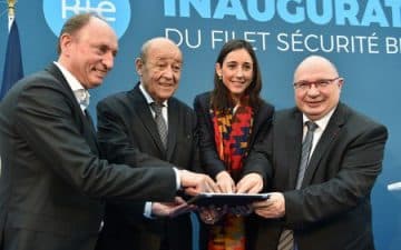 Jean-Yves Le Drian, ministre de l’Europe et des Affaires étrangères, ancien président de la Région Bretagne, Brune Poirson, secrétaire d’Etat à la Transition écologique et solidaire, et François Brottes, président du Directoire de RTE, ont inauguré le Filet Sécurité Bretagne.