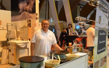 . Plusieurs  catégories de professionnels des CHR  étaient présents, professionnels de la Boulangerie,  comme le stand Paulic minotiers  venu de Saint-Gérand dans le Morbihan