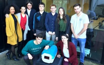 Cette année, la boîte de transport pour animaux de compagnie, « Cosy pet carrier rafle le 1er prix ». Concours innovation ENSCR Rennes : Cette année, la boîte de transport pour animaux de compagnie, « Cosy pet carrier rafle le 1er prix ».