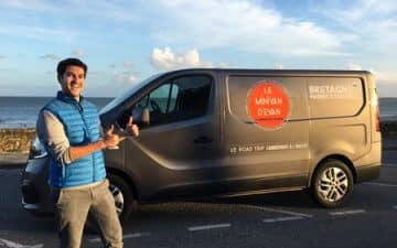 À bord d’un Minivan repensé en studio de production mobile, le blogueur breton sillonnera la région, de Brest à Saint-Malo
