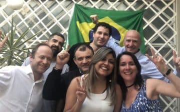 L’équipe Recomercio, Cordon Do Brasil et l’équipe commerciale du siège de Cordon Eletronics L'équipe Recomercio, Cordon Do Brasil et l'équipe commerciale du siège de Cordon Eletronics