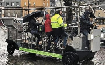 Après 10 ans d'activité et 2 modèles mécaniques, Philippe Rouyer, entrepreneur costarmoricain, présente une nouvelle gamme d’hybride minibus-vélos électrique commercialisée sous la marque "Sensation.bike".