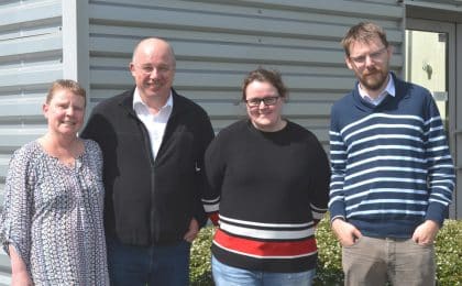 de g à d : Dominique et Jean-Luc Rosier , les cédants, Magalie Prigente et Laurent Farcy, les repreneurs