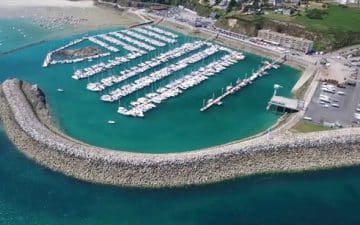 Géré par la CCI des Côtes d’Armor, le port de Saint-Cast vient d’être labellisé « Ports propres ». A ce jour, une petite dizaine de ports de plaisance en Bretagne se sont vus attribués ce label européen. Géré par la CCI des Côtes d’Armor, le port de Saint-Cast vient d’être labellisé « Ports propres ». A ce jour, une petite dizaine de ports de plaisance en Bretagne se sont vus attribués ce label européen.