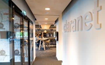 En créant un campus de 3 000 m2, soit le double de la surface qu’il occupait jusqu’alors, Claranet anticipe la poursuite de sa croissance en Bretagne. En créant un campus de 3 000 m2, soit le double de la surface qu’il occupait jusqu’alors, Claranet anticipe la poursuite de sa croissance en Bretagne.