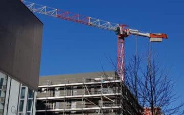 Dans un communiqué commun, le secteur de la construction demande "instamment" au gouvernement d'arrêter temporairement les chantiers "à l'exception des interventions urgentes".