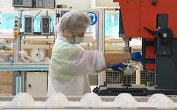 Avant sa fermeture en 2018, l'usine Spérian à Plaintel dans les Ctes d'Armor fabriquaient 200 millions de masques chauqe année.