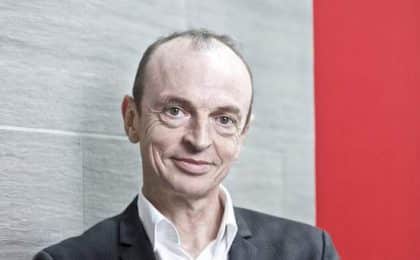 Frédéric Laurent, 57 ans, membre du Comité exécutif du groupe Arkéa depuis 2016 en tant que Directeur du pôle innovation et opérations, prend la direction du pôle clientèle retail