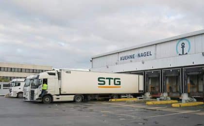Le groupe breton STG, le numéro 2 français du marché du transport et de la logistique sous température dirigée, annonce la reprise de 4 sites Kuehne+Nagel dont les activités majoritaires sont l’entreposage et la distribution de produits frais (PGC Frais hors retail). Le groupe breton STG, le numéro 2 français du marché du transport et de la logistique sous température dirigée, annonce la reprise de 4 sites Kuehne+Nagel dont les activités majoritaires sont l’entreposage et la distribution de produits frais (PGC Frais hors retail).