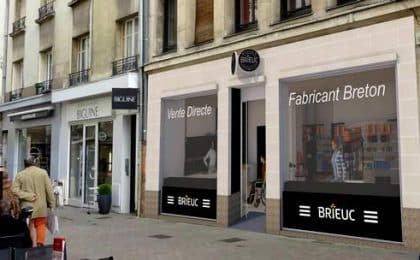La boutique nantaise, d’une surface de 75 m², reprend les codes qui ont fait le succès des boutiques Brieuc La boutique nantaise, d’une surface de 75 m², reprend les codes qui ont fait le succès des boutiques Brieuc
