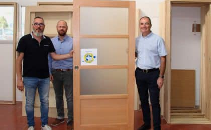 Christian Courcoux, Kévin Le Moine et Jean-Luc Dahirel, cogérants de Le Moine Portes d’intérieurs à Lamballe dans les Côtes d’Armor