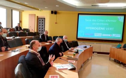 La CCI Côtes-d’Armor s’est associée à la Banque des Territoires, au Syndicat Départemental de l’énergie (SDE 22) et Saint-Brieuc Armor Agglomération pour lancer une étude de faisabilité pour implanter une station de production d’hydrogène vert sur la zone des Plaines-Villes à Ploufragan.