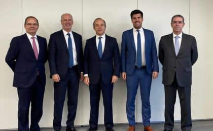 José Morgado, Pdt de Luso Atlantica, et Jacques Verlingue, pésident du Groupe Eponyme, 2 ndet 3 ème sur la phot en partant de la gauche José Morgado, Pdt de Luso Atlantica, et Jacques Verlingue, pésident du Groupe Eponyme, 2 ndet 3 ème sur la phot en partant de la gauche