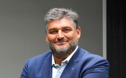 En 25 ans, Benoît Fretin a bâti un petit empire. Rebaptisé Ydeo en 2019, son groupe pèse près de 100 millions d’euros de chiffre d’affaires (80,9 M€ en 2019) et emploie 400 salariés