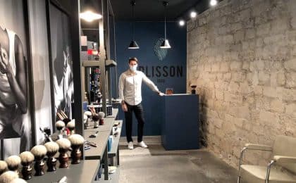 Installée à Paris, en plein quartier des Marais, la première boutique Plisson a ouvert ses portes à l’occasion de la réouverture des commerces, fin novembre dernier