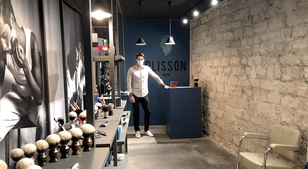 Installée à Paris, en plein quartier des Marais, la première boutique Plisson a ouvert ses portes à l’occasion de la réouverture des commerces, fin novembre dernier
