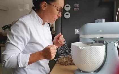 Christine Le Gagne alias Kiki Patisse a lancé son activité en février 2020 après avoir obtenu son CAP de pâtisserie.
