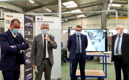 De G à D : Éric Bothorel, député , Thierry Mosimann, préfet des Côtes-d’Armor, Franck Troesch, Dirigeant d’UCN Méca et Thierry Troesch, Dirigeant de ST Industries