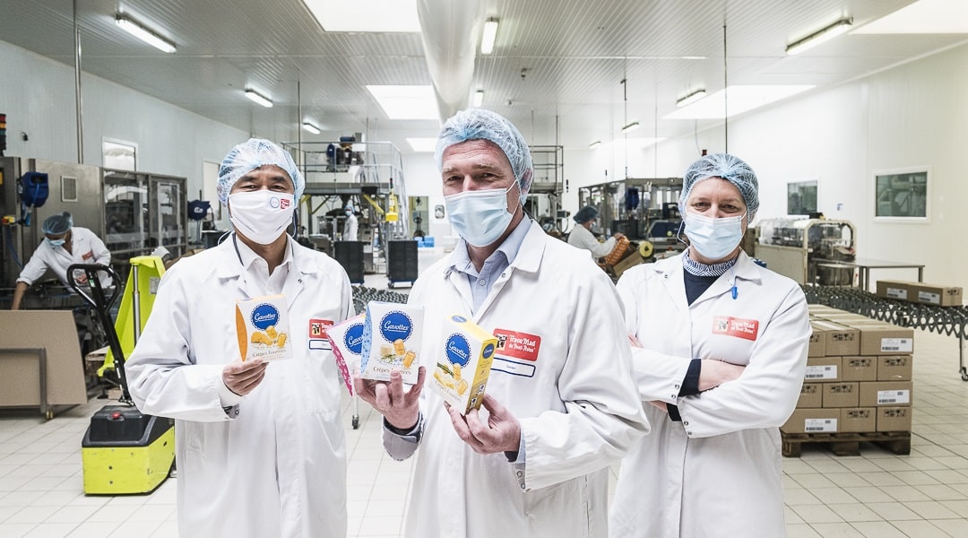 Bruno Diaz, directeur général du groupe Loc Maria Biscuits, Xavier Brault, directeur des sites 29 et Sophie Heiderich, directrice industrielle du groupe