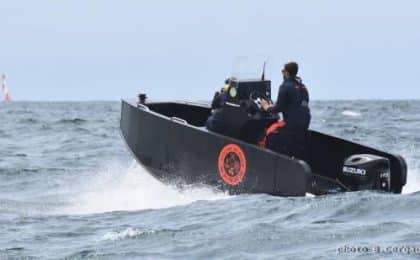 L'Armen 500, un bateau à coque plastique entièrement recyclable, conçu et créé dans le Finistère.