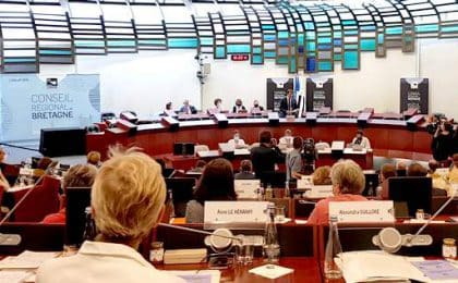 Élus le 27 juin dernier, les 83 élus du Conseil régional de Bretagne se sont réunis une deuxième fois en session plénière ce 21 juillet