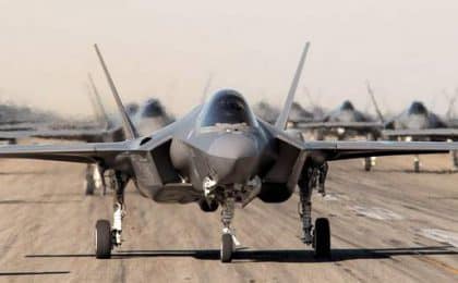 Parmi les principaux avions de combat, le F-35 de Lockheed Martin continue sa montée au sein de l’US Air-Force et se déploie dans de nombreux pays du monde,