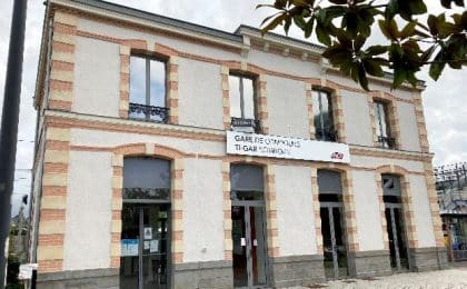 En gare de Combourg en Ille-et-Vilaine , les locaux sont disponibles En gare de Combourg en Ille-et-Vilaine , les locaux sont disponibles