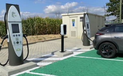 station IECharge® permet de recharger en seulement une dizaine de minutes les batteries d’une voiture pour lui donner une autonomie de l’ordre de 300 kilomètres.