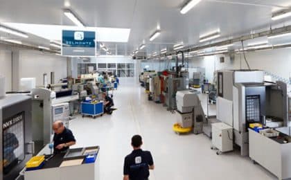 Belmonte dispose d’un atelier climatisé de 2 000 m² d’avant-garde et a développé ses propres process d’usinage et de polissage automatisé, avec des équipements à la pointe de la technologie,