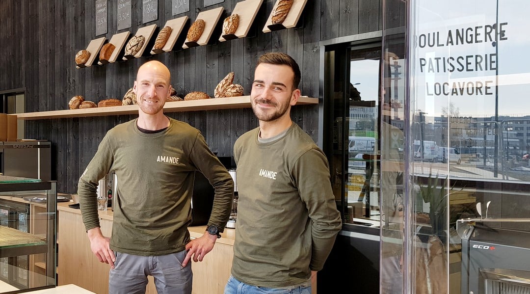 Kevin Peigné et Julien Joncoux ont ouvert le 3 janvier 2022, sur 225 m² à Cesson-Sévigné au cœur d’Atalante Via Silva, une boulangerie pâtisserie locavore.