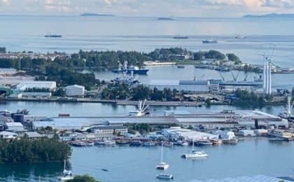 Vue de l’ile du Port, implantation des ateliers de Piriou Seychelles Ltd