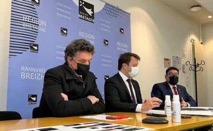 De g à d : Paul Molac, conseiller régional, Loîg Chesnais-Girard, Président de la Région et Stéphane Perrin, Vice président aux finances