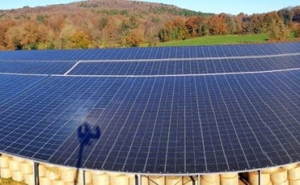 3944 panneaux photovoltaïques composent cette centrale solaire située à Saint-Aignan dans la Morbihan, pour une puissance totale de plus de 1,4 MWc.