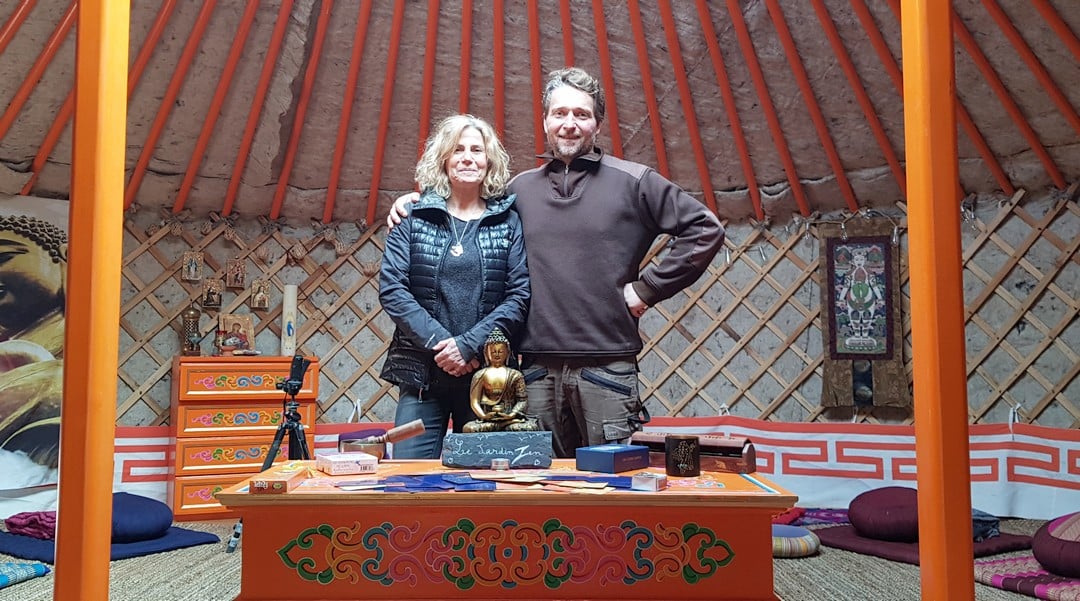 Laurence Dujardin et David Bourgeois ouvriront les portes de leur  "Jardin Zen", sur un parc d'un hectare situé à Saint-Guen près de Guerlédan dans les Côtes d'Armor