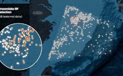 "Sur cette illustration, nous observons que très peu de navires émettent en AIS, indiquent les cofondateurs. Les satellites d’Unseenlabs donnent une vue exhaustive de l’état réel du trafic maritime sur cette zone."