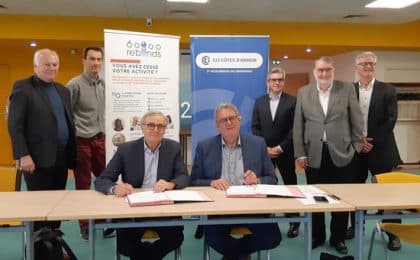 Assis, de g à d : Philippe Fourquet, Président de 60 000 Rebonds Grand Ouest et Jean-Claude Balanant, Président de la CCI Côtes d’Armor Assis, de g à d : Philippe Fourquet, Président de 60 000 Rebonds Grand Ouest et Jean-Claude Balanant, Président de la CCI Côtes d’Armor