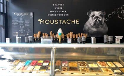 Chaque franchisé a la possibilité d’avoir son parfum personnalisé « La star du glacier ». Ce parfum est exclusif la première année, avant d’être proposé sur tout le réseau. Chaque franchisé a la possibilité d’avoir son parfum personnalisé « La star du glacier ». Ce parfum est exclusif la première année, avant d’être proposé sur tout le réseau.
